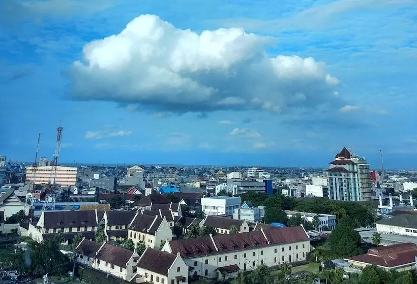 シティビューのデラックスルーム, Swiss Belhotel Makassar