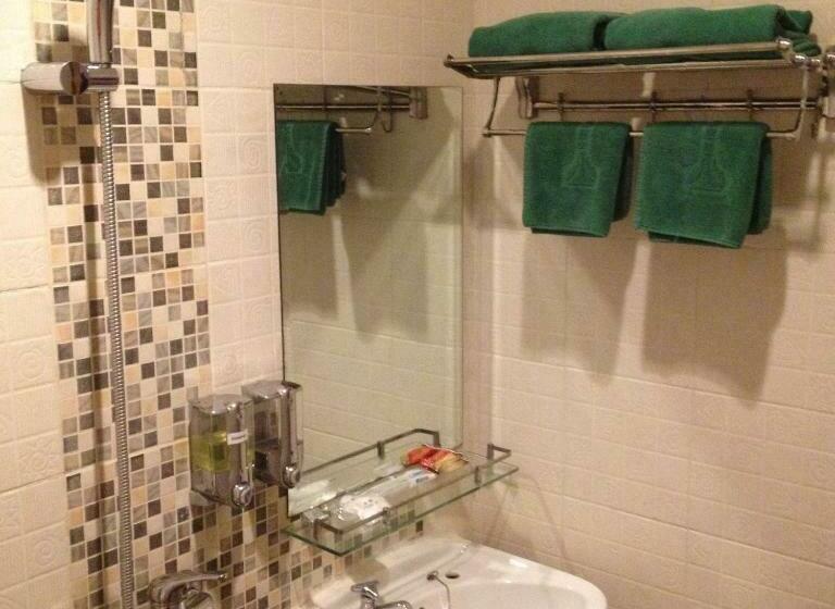 غرفة عائلية, Twins