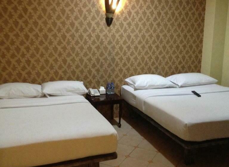 غرفة عائلية, Twins