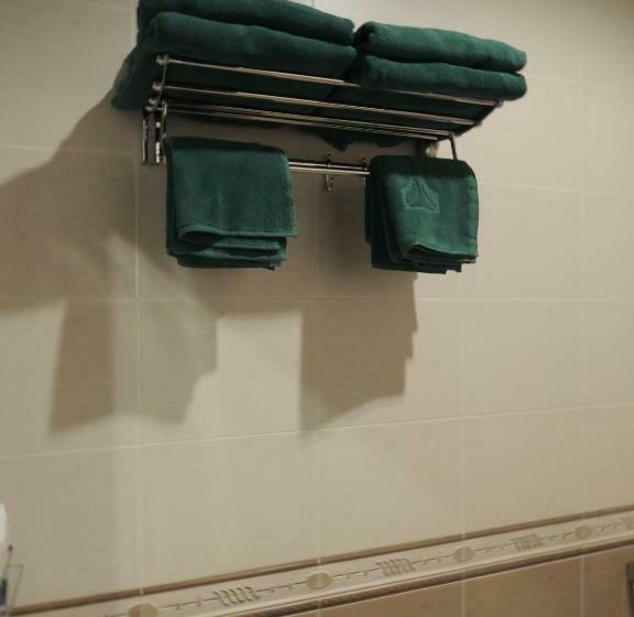 غرفة عائلية, Twins