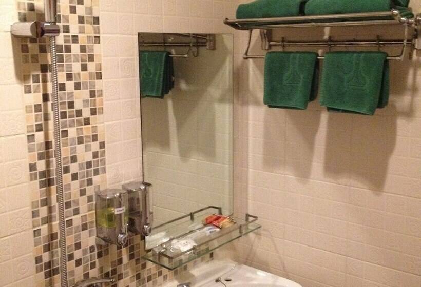 غرفة عائلية, Twins