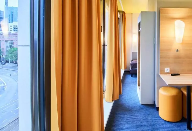 Standard Kolmen Hengen Huone, B&b Hotel Frankfurt Hbf