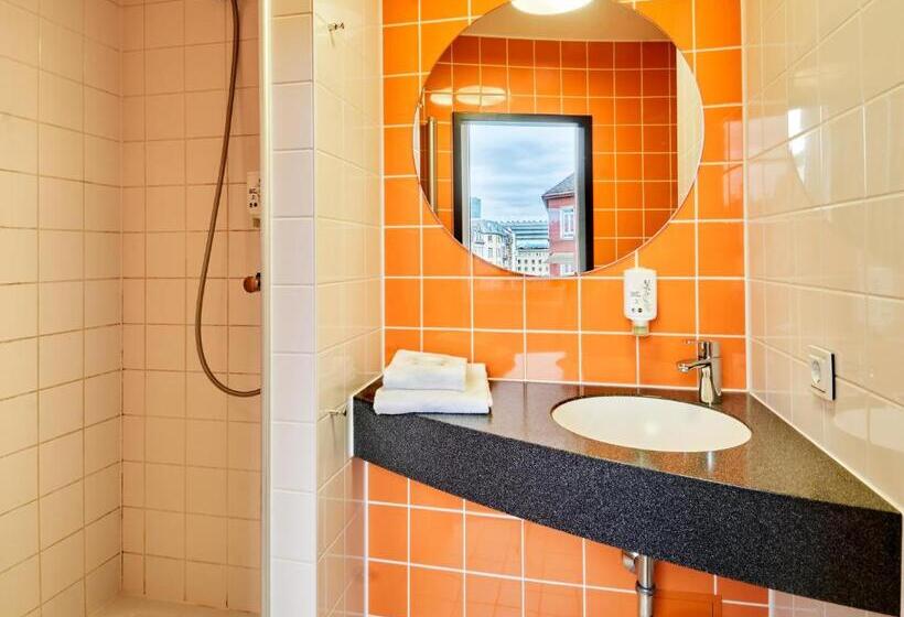 Номер Стандарт Трехместный, B&b Hotel Frankfurt Hbf