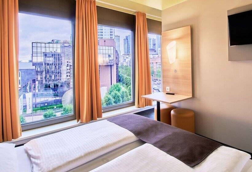 Номер Стандарт Трехместный, B&b Hotel Frankfurt Hbf