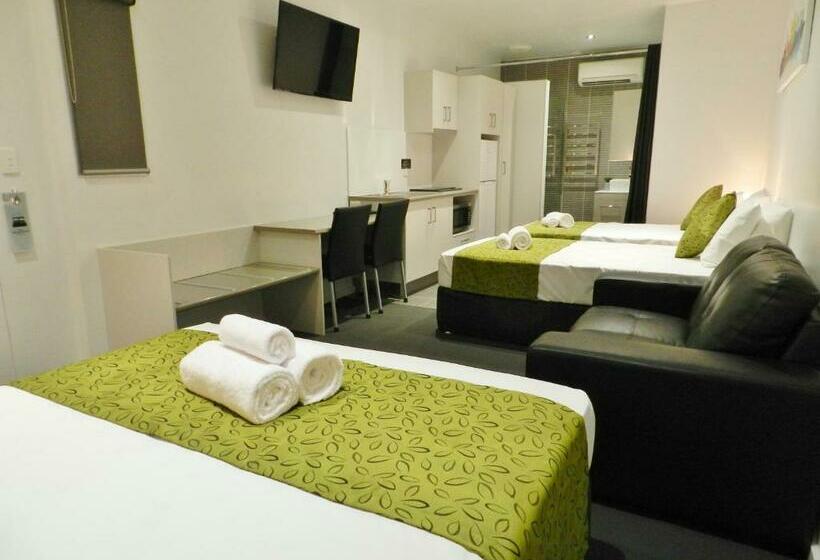 Семейный Номер, Copper City Motel