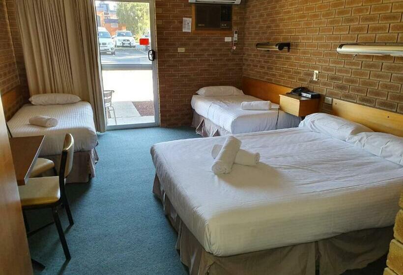غرفة قياسية ثلاثية, Corowa Golf Club Motel