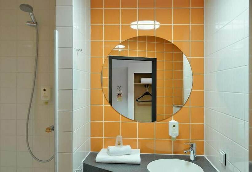 Номер Стандарт, B&b Hotel Frankfurt Hbf