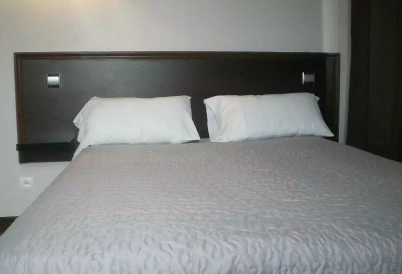Standard Yhden Hengen Huone, Hôtel Le Bellevue Paris Porte D Orléans
