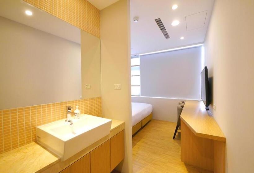 اتاق لوکس با چشم‌انداز شهر, Shin Sei Bashi