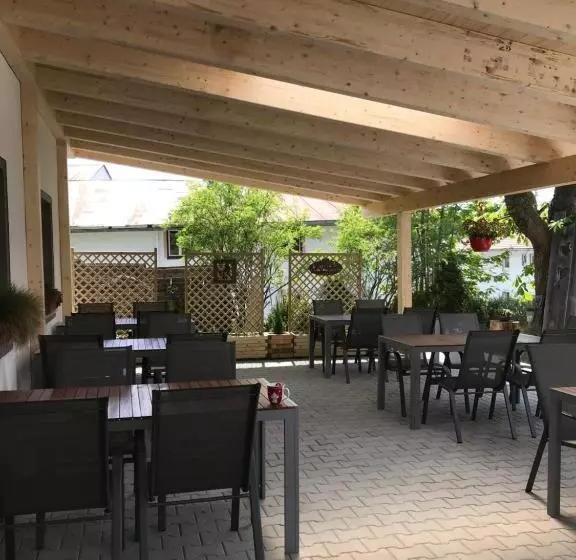 سوییت با چشم‌انداز کوه, Zur Neuen Post Landgasthof