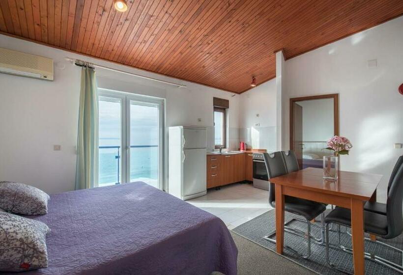 침실 1개 바다 전망 아파트, Beachfront Villa Mediteran