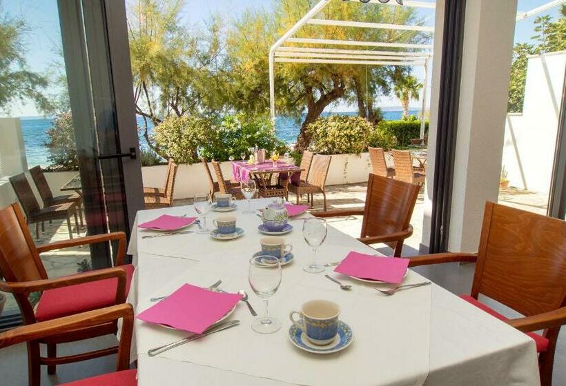 침실 1개 바다 전망 아파트, Beachfront Villa Mediteran