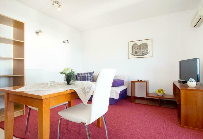 침실 1개 바다 전망 아파트, Beachfront Villa Mediteran