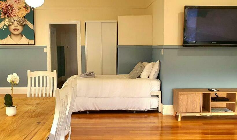 דירת חדר, Coppers Hill Private Accommodation