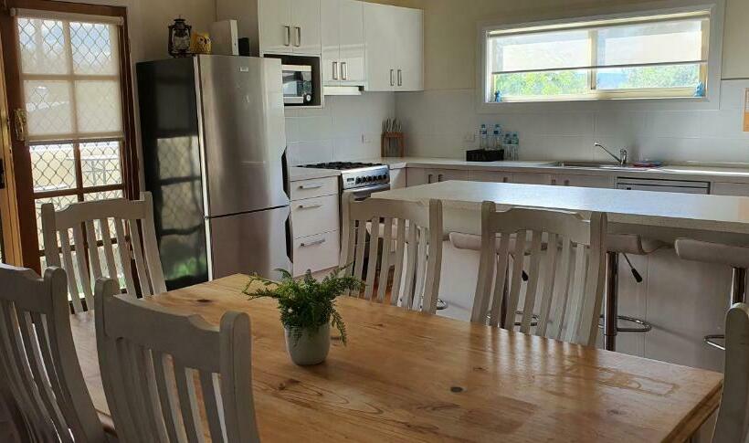 דירת חדר, Coppers Hill Private Accommodation