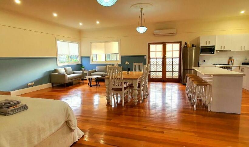 דירת חדר, Coppers Hill Private Accommodation