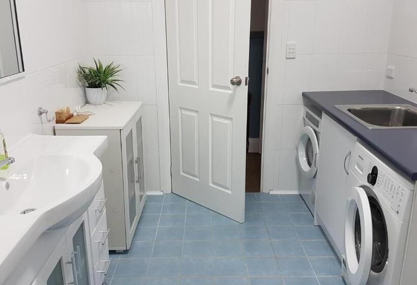 דירת חדר, Coppers Hill Private Accommodation