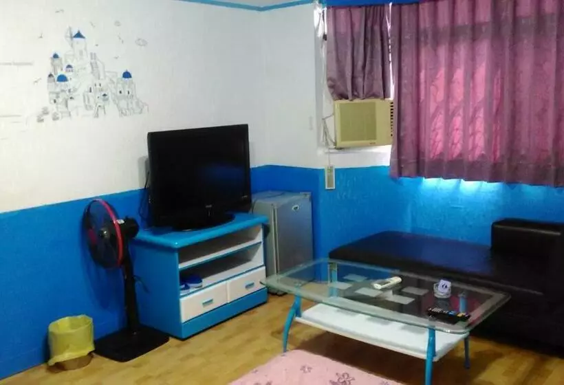 سوییت, San Ho