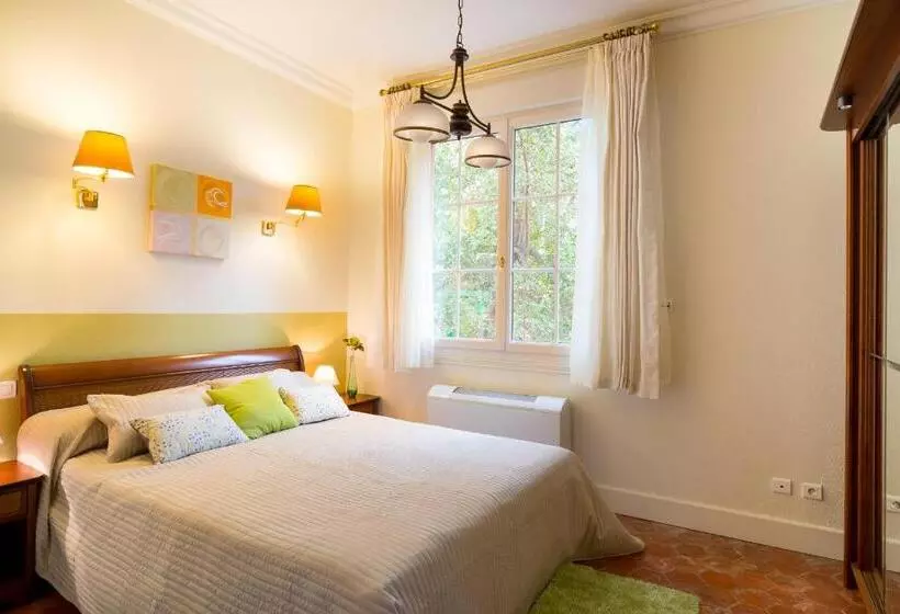 マウンテンビュースタンダードルーム, B&b Le Logis Du Mas