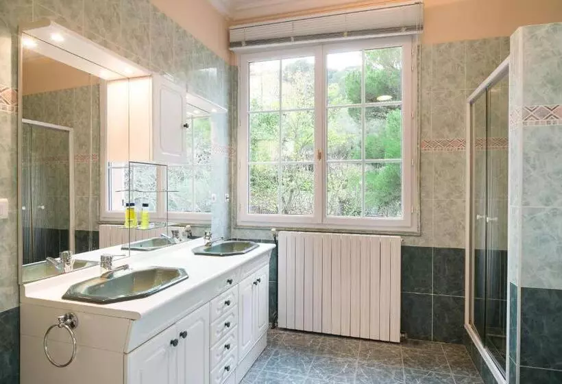 マウンテンビュースタンダードルーム, B&b Le Logis Du Mas