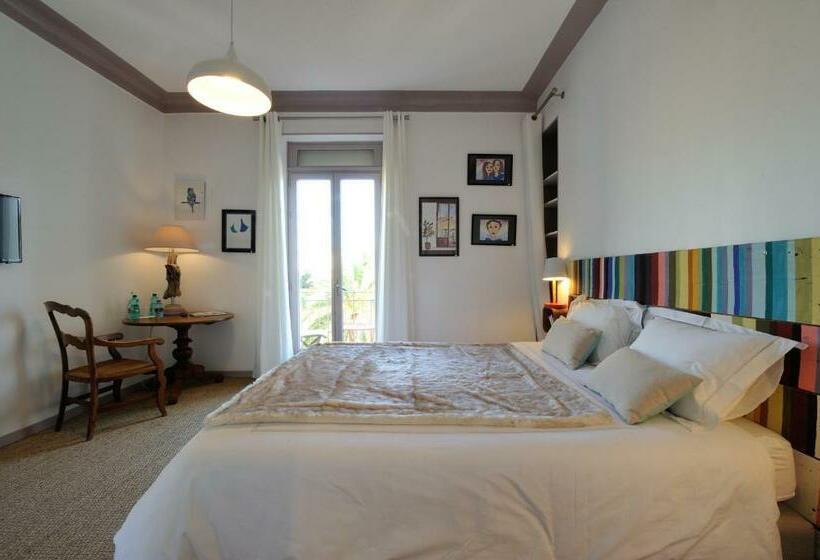 غرفة قياسية مزوَّدة بشُرفة, B&b Villa Du Roc Fleuri