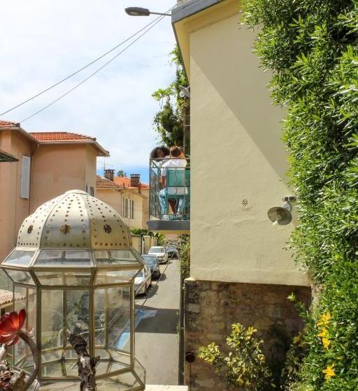غرفة قياسية ثلاثية مزودة بتراس, B&b Villa Du Roc Fleuri