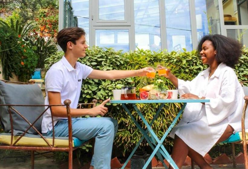 חדר סטנדרט לשלושה עם טרסה, B&b Villa Du Roc Fleuri