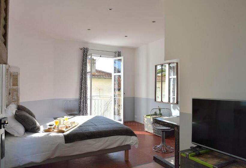 חדר סטנדרט לשלושה עם טרסה, B&b Villa Du Roc Fleuri