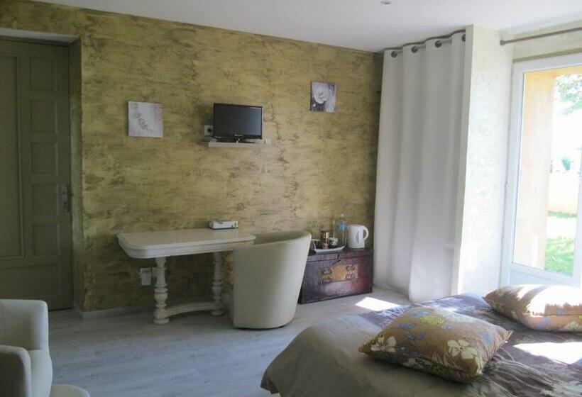 스탠다드 룸, La Clé Des Champs