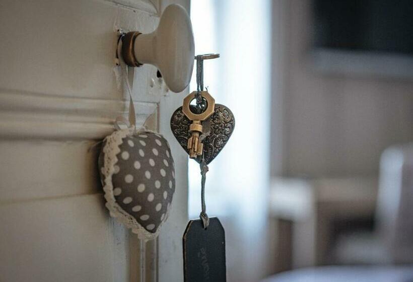 اتاق استاندارد با چشمانداز باغ, La Villa Côté Cour