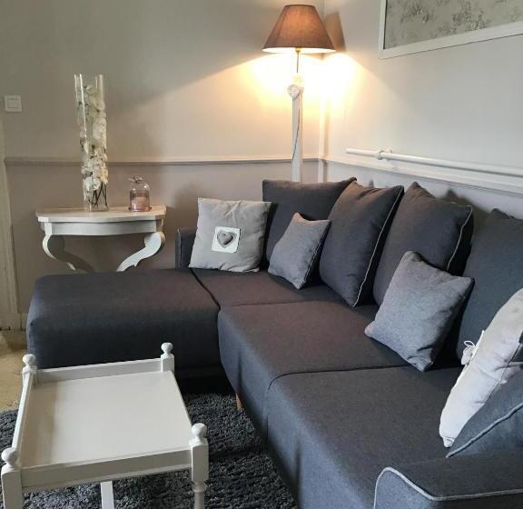 سوییت با چشمانداز باغ, La Villa Côté Cour