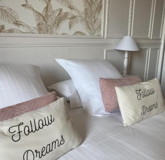 سوییت با چشمانداز باغ, La Villa Côté Cour