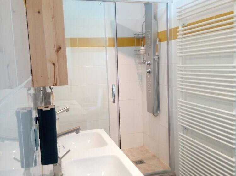 Номер Стандарт Вид на Горы, L'enclos Des Jacobins