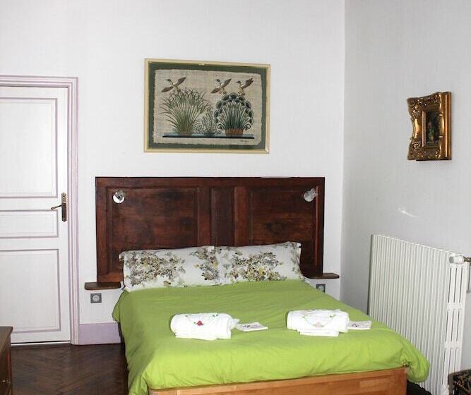 Номер Стандарт Трехместный, L'enclos Des Jacobins