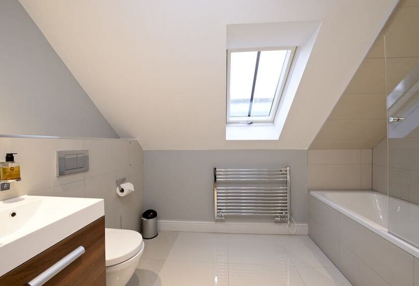 Apartamento 2 Dormitórios, Destiny Scotland   Hill Street Apartments