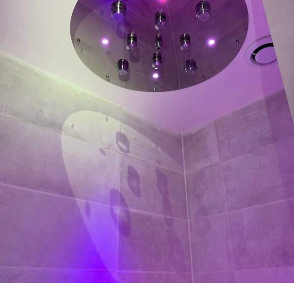 غرفة قياسية فردية, Au Fin Gourmet