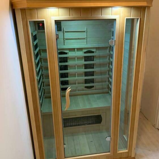 غرفة قياسية فردية, Au Fin Gourmet