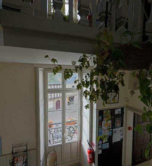 غرفة قياسية فردية, Au Fin Gourmet