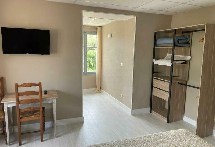 バルコニー付きスタンダードトリプルルーム, La Vigneraie