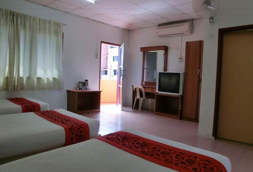 غرفة عائلية, K T Beach Resort