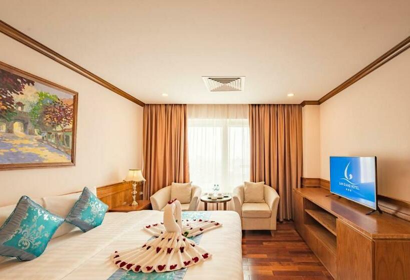 سوئیت پریمیوم, Lam Giang