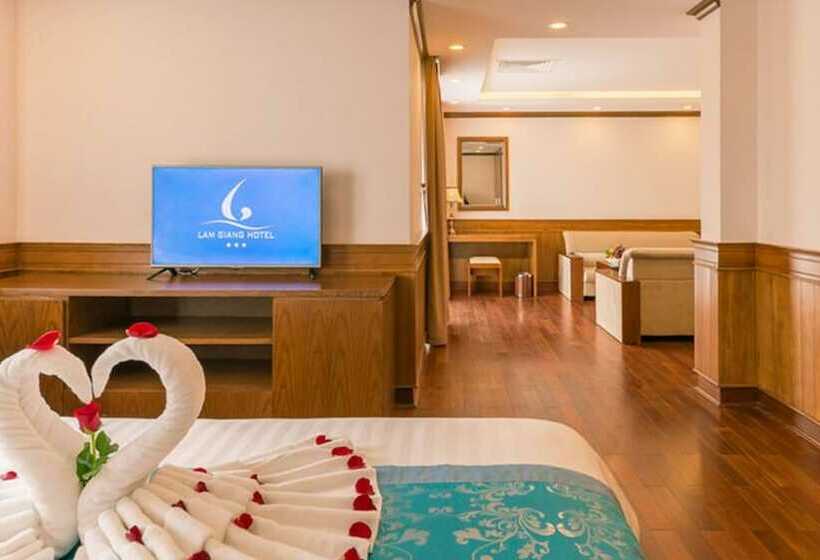 سوئیت پریمیوم, Lam Giang