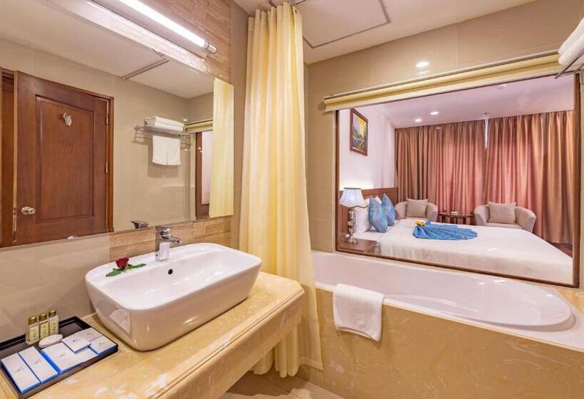 اتاق خانوادگی, Lam Giang