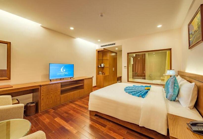 اتاق لوکس, Lam Giang