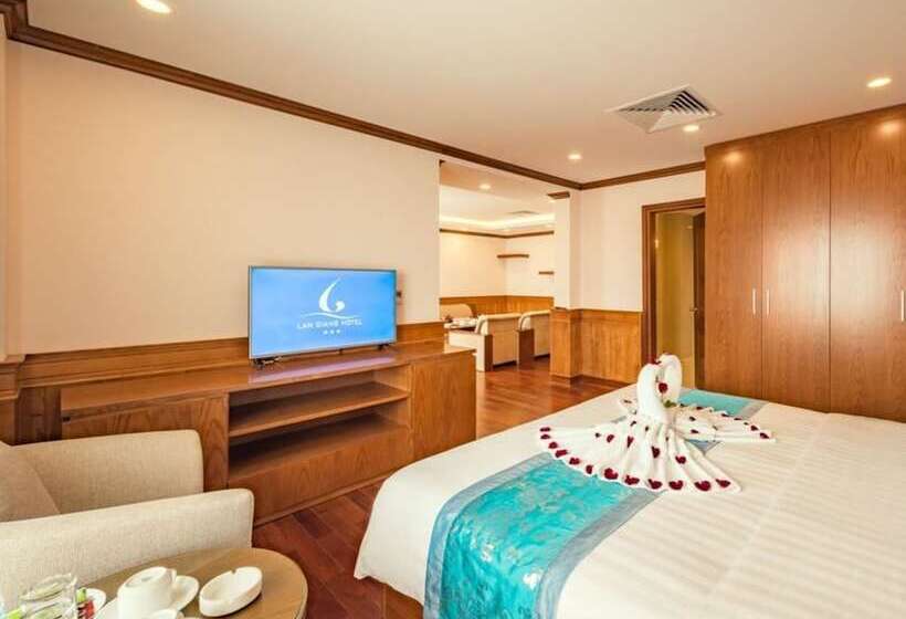 سوئیت پریمیوم, Lam Giang