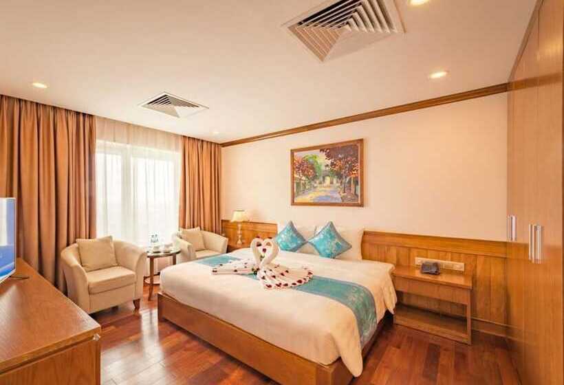 سوئیت پریمیوم, Lam Giang