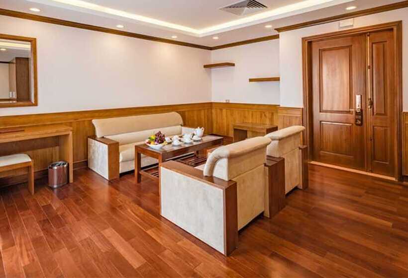 سوئیت پریمیوم, Lam Giang