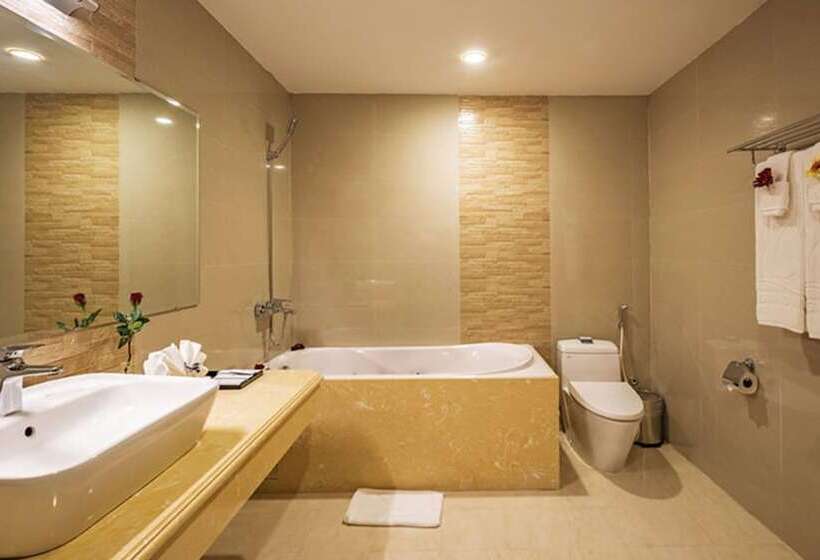 سوئیت پریمیوم, Lam Giang