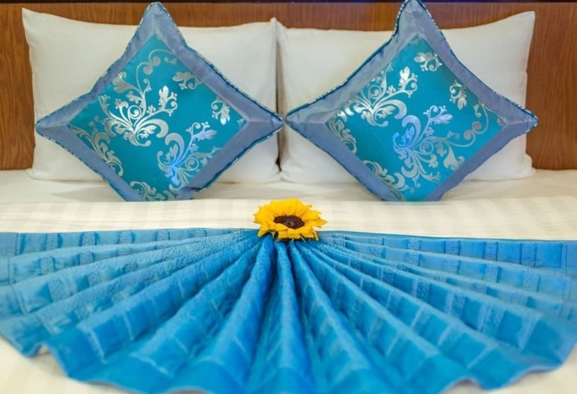 اتاق لوکس, Lam Giang