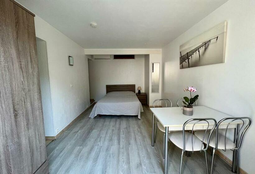 استودیو استاندارد با چشمانداز باغ, L'etape